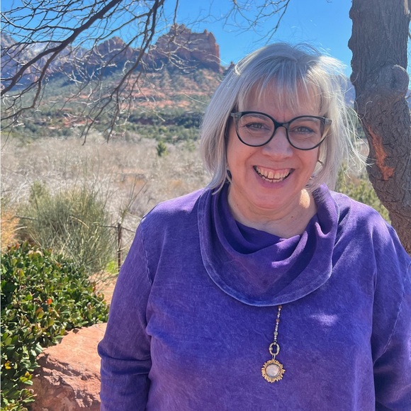 Welcome Friends The Den is open for your shopping pleasure Watch for LIVE SHOWS - Picture 7 of 16